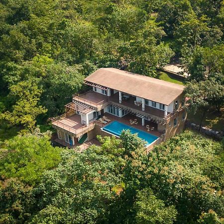 Eden Glade - Khopoli - Mountain-View Villa With Private Pool, Spacious Decks & Indoor Activities ภายนอก รูปภาพ